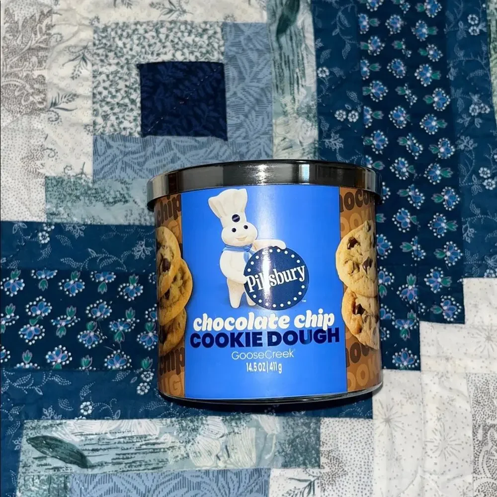 NEW! Goose Creek 3-Wick Pillsbury Chocolate Chip Cookie Dough 14.5oz Candle